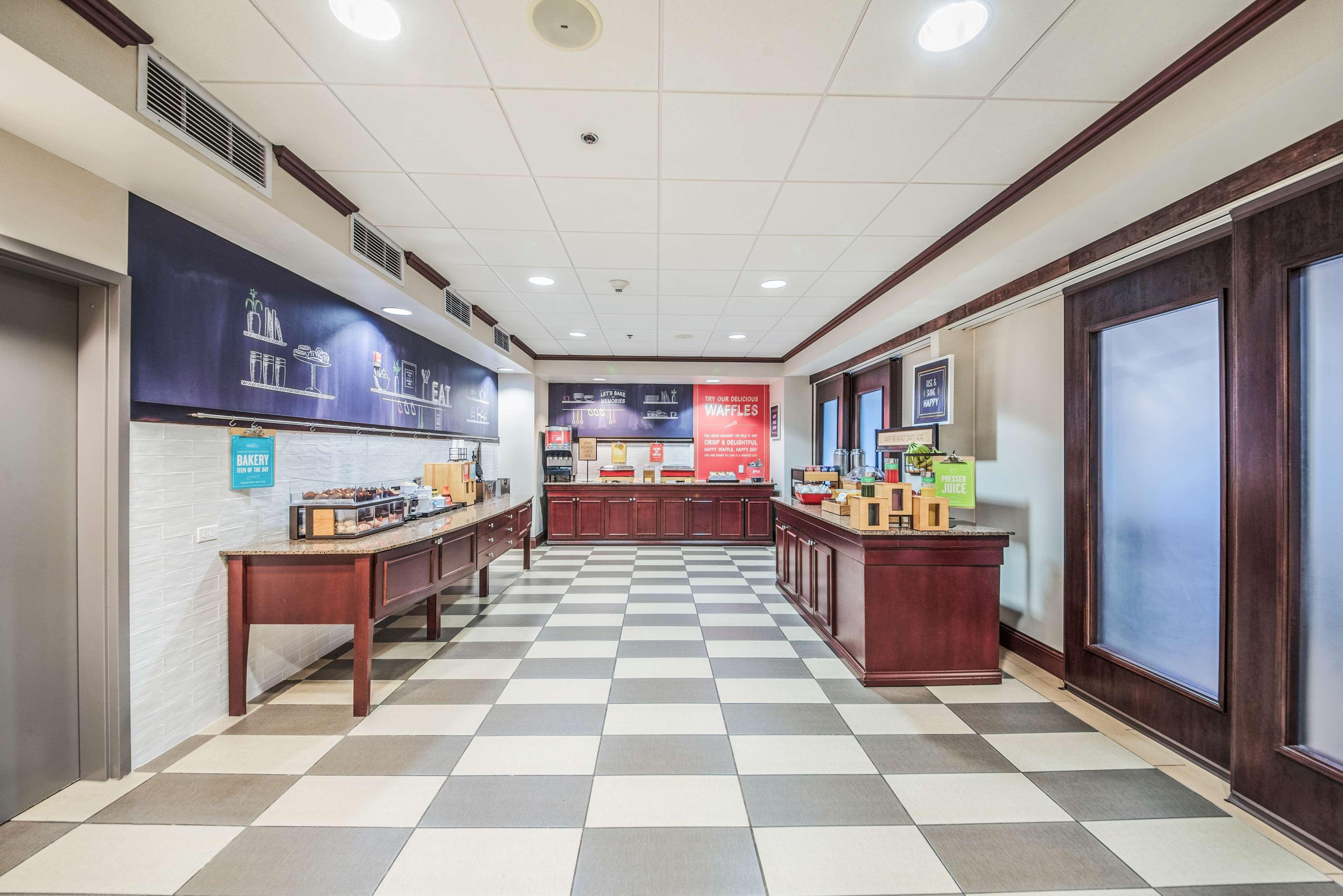 Hampton Inn Greenfield Eksteriør bilde