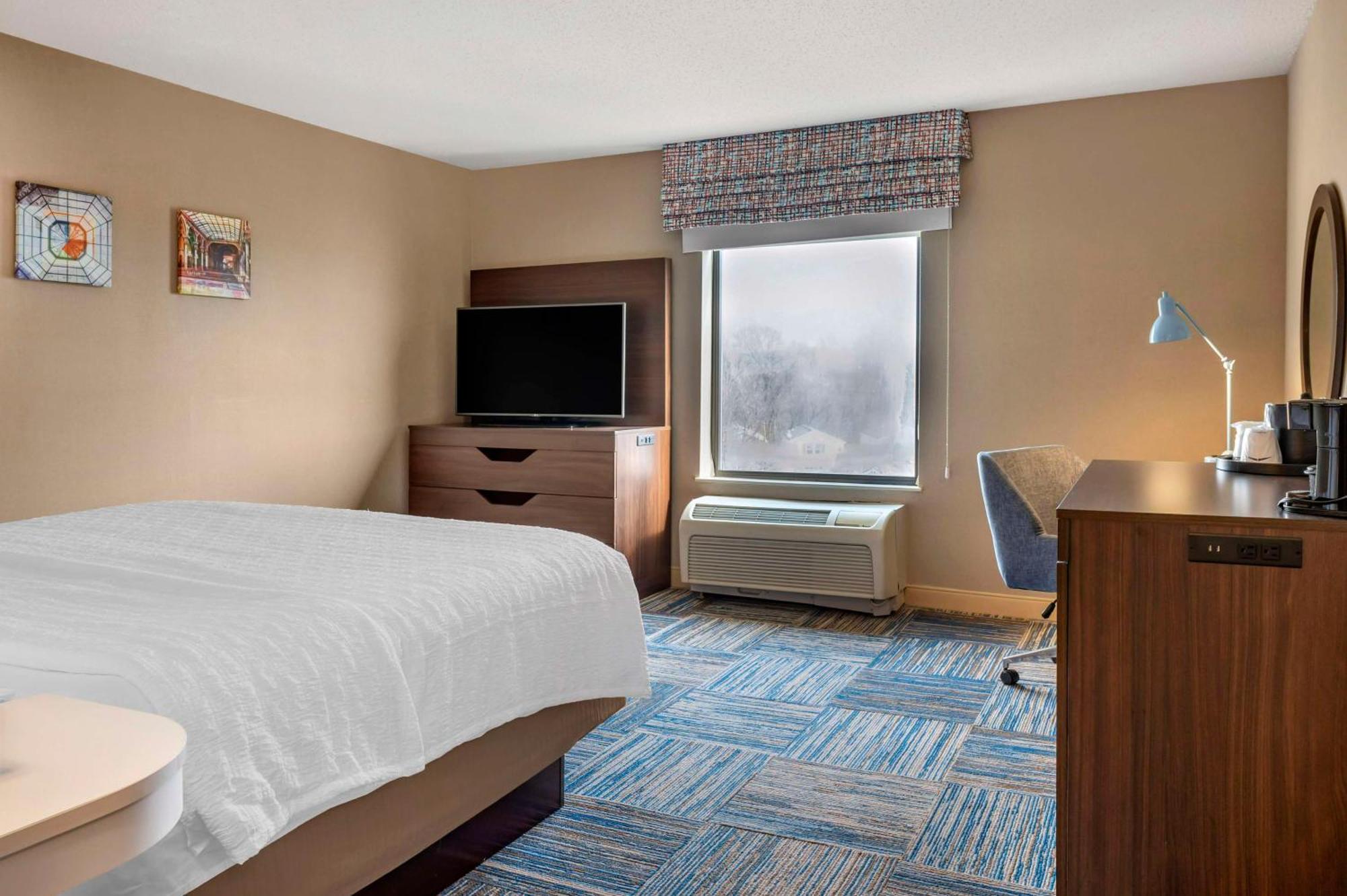 Hampton Inn Greenfield Eksteriør bilde