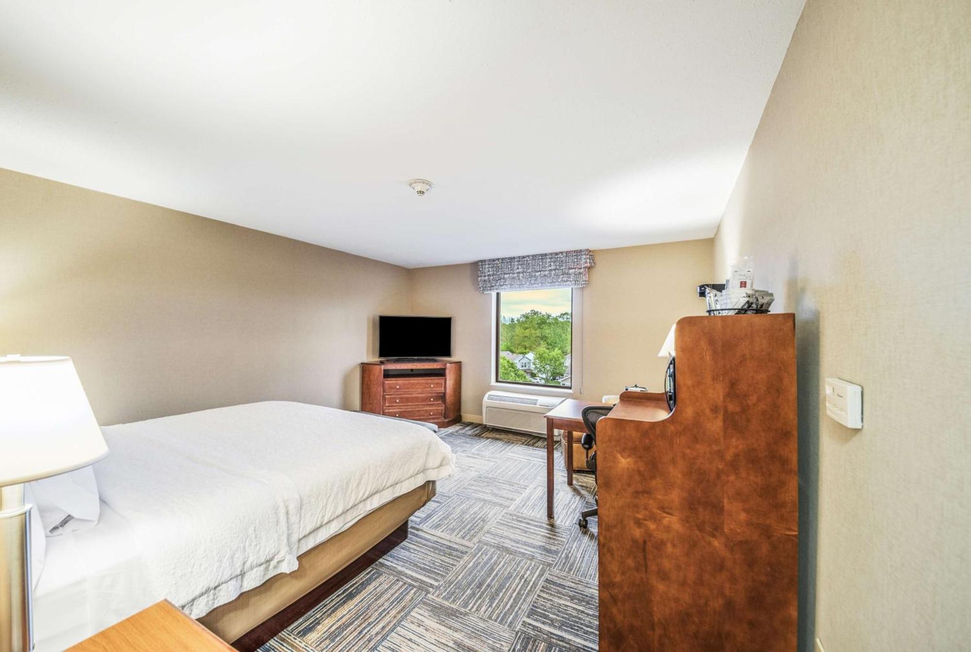 Hampton Inn Greenfield Eksteriør bilde
