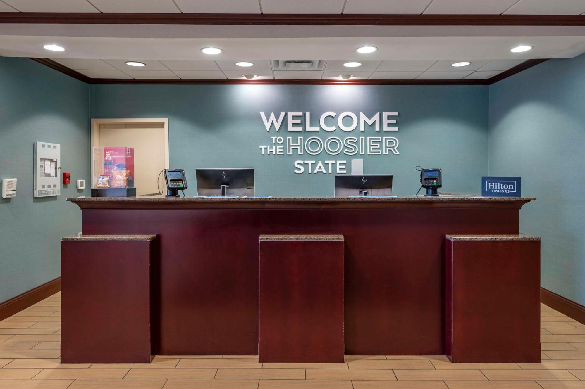 Hampton Inn Greenfield Eksteriør bilde